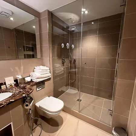 Deluxe 2-bed On Park Square, 公寓 利兹