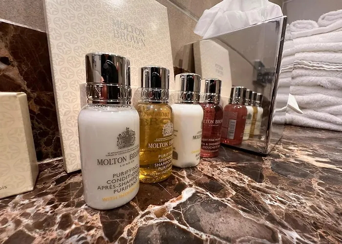 Deluxe 2-bed On Park Square, 아파트 *