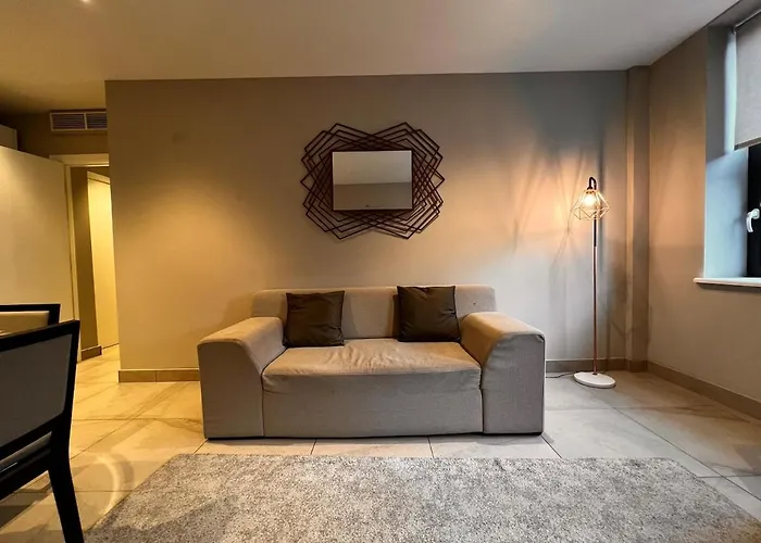 Deluxe 2-bed On Park Square, Apartamento *