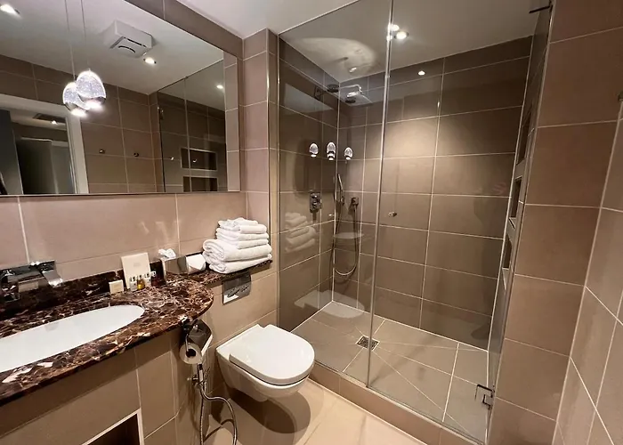 Deluxe 2-bed On Park Square, 아파트 *