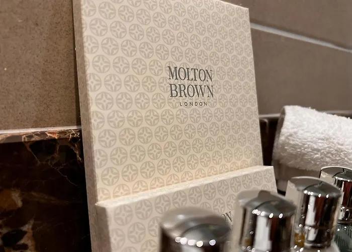 Deluxe 2-bed On Park Square, * Leeds (West Yorkshire)